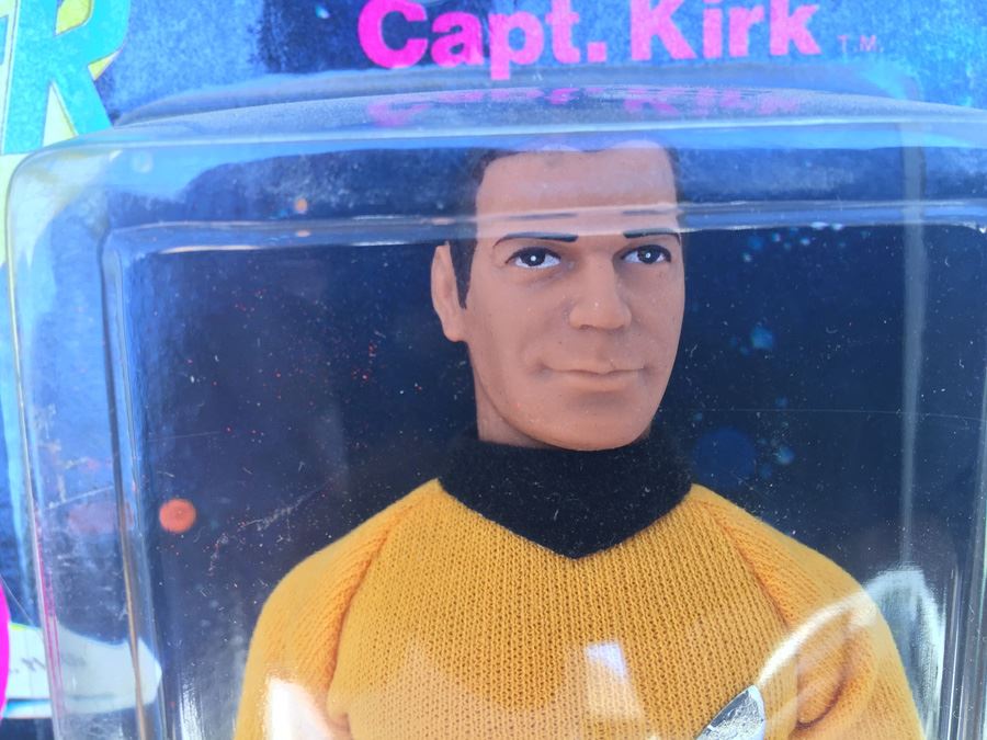 Capt. Kirk Star Trek 8' Action Figure Sealed On Card MEGO Vintage 1974 [Photo 2]