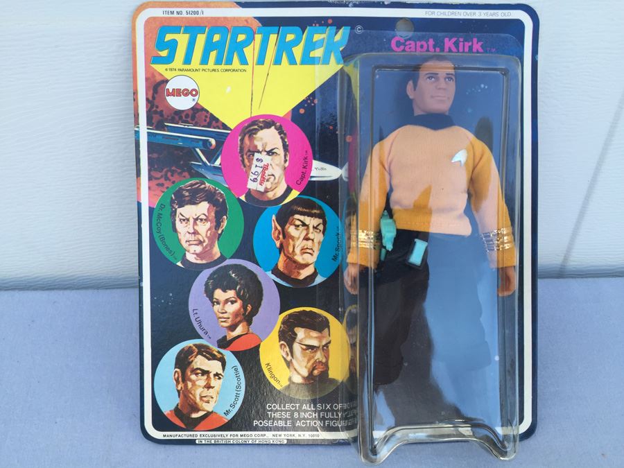 Capt. Kirk Star Trek 8' Action Figure Sealed On Card MEGO Vintage 1974 [Photo 1]