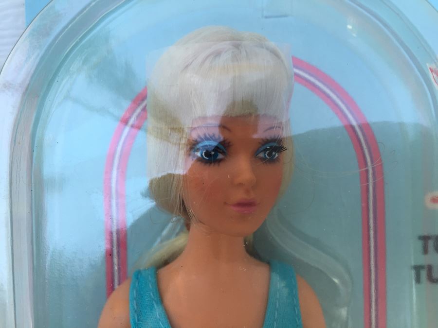 Tuesday Taylor Doll Ideal New On Card Vintage 1976 [Photo 2]