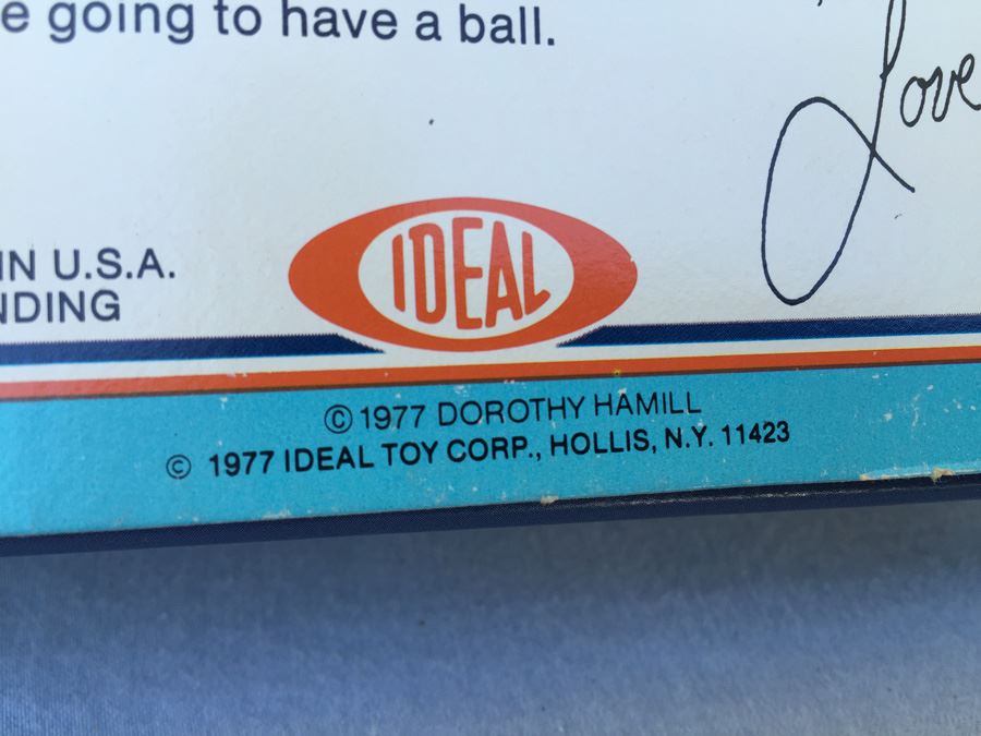 Dorothy Hamill Action Figure And Ice Skating Rink IDEAL New In Box Vintage 1977 [Photo 10]