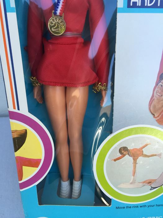 Dorothy Hamill Action Figure And Ice Skating Rink IDEAL New In Box Vintage 1977 [Photo 6]