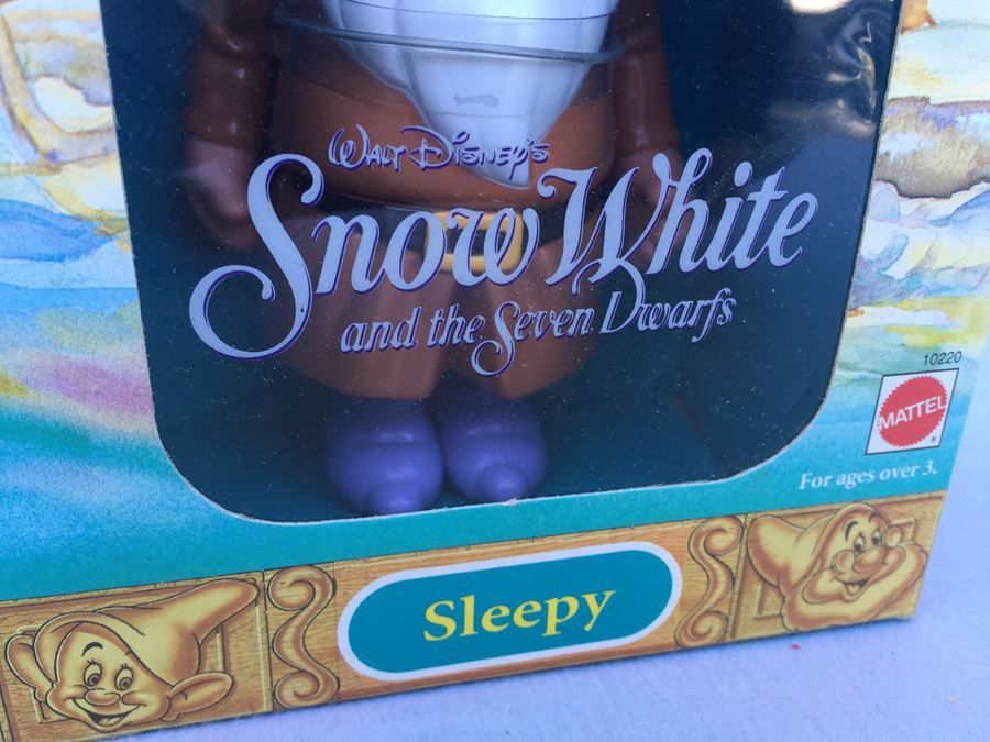 Walt Disneys Snow White And The Seven Dwarfs Sleepy Doll Mattel New In Box Vintage 1992 