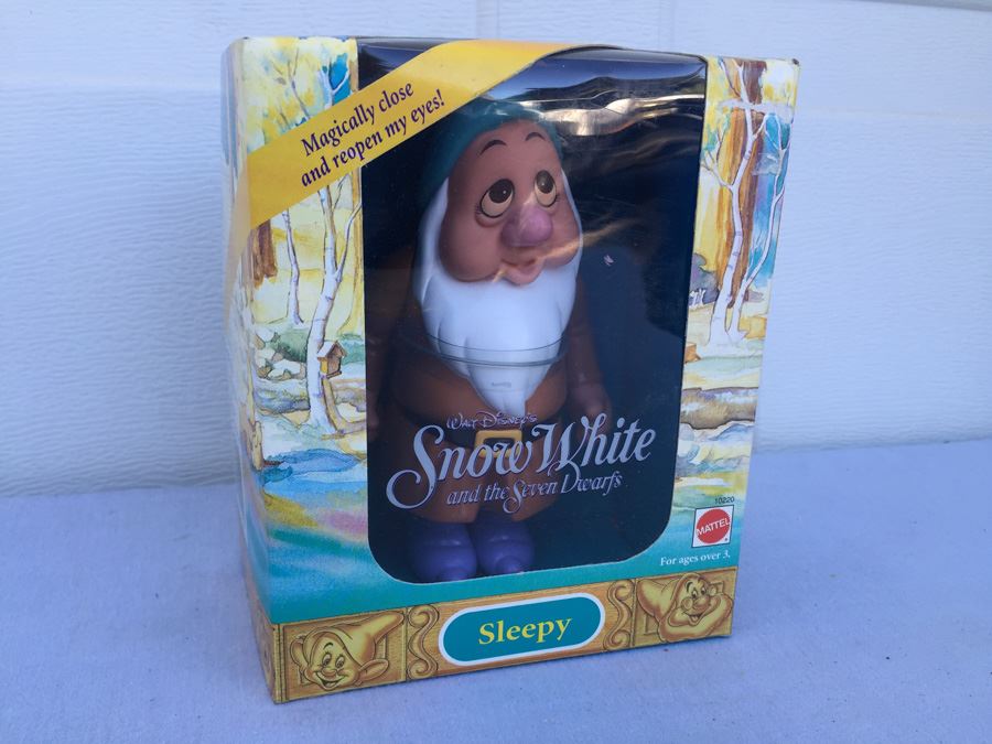 Walt Disneys Snow White And The Seven Dwarfs Sleepy Doll Mattel New In Box Vintage 1992 