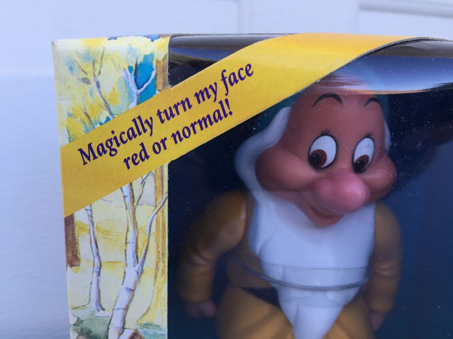 Walt Disney's Snow White And The Seven Dwarfs Bashful Doll Mattel New In Box Vintage 1992 [Photo 3]