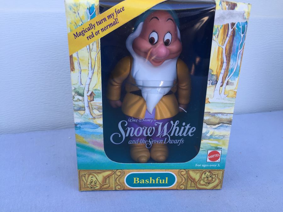 Walt Disney's Snow White And The Seven Dwarfs Bashful Doll Mattel New In Box Vintage 1992