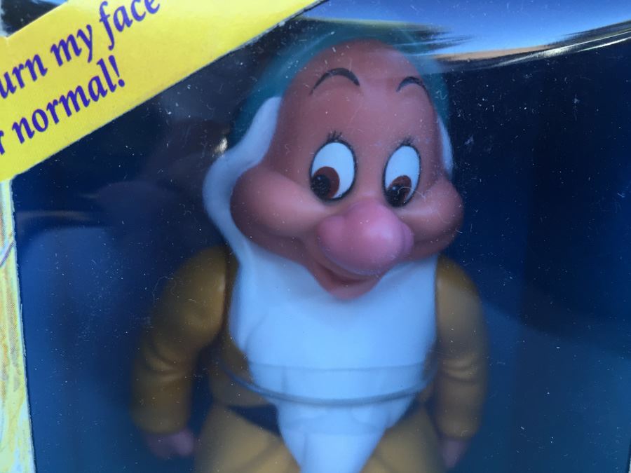Walt Disney's Snow White And The Seven Dwarfs Bashful Doll Mattel New In Box Vintage 1992 [Photo 2]