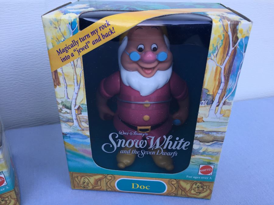 Walt Disney's Snow White And The Seven Dwarfs Grumpy & Doc Dolls Mattel New In Box Vintage 1992 [Photo 2]