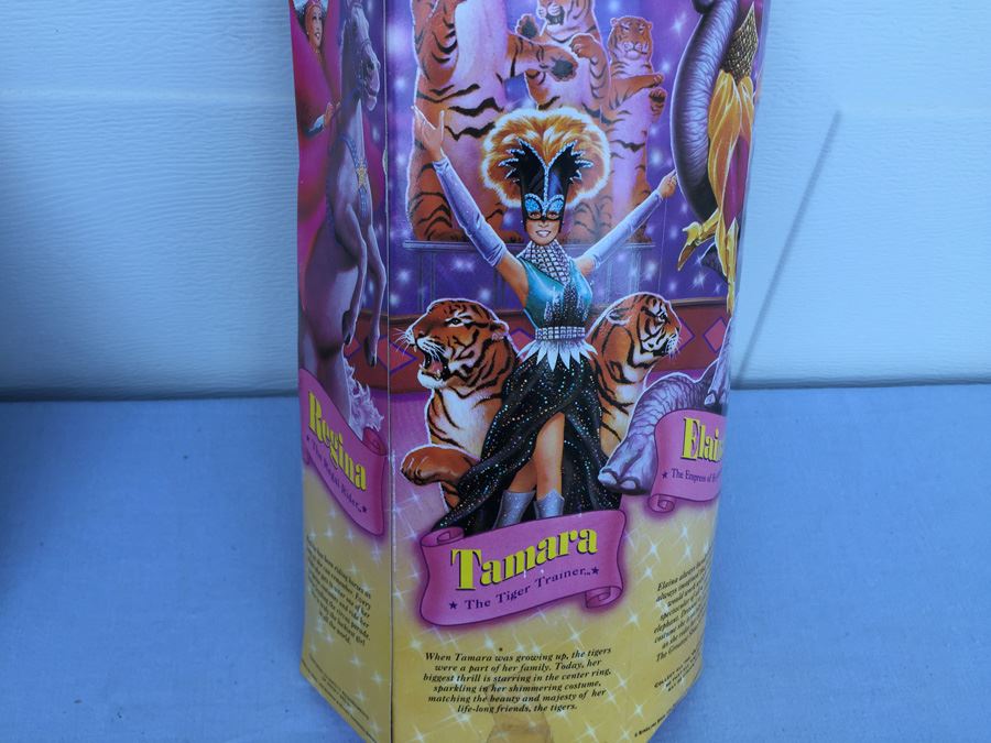 Ringling Bros. & Barnum & Bailey Circus Stars Elaina Action Figure Doll New In Box Vintage  [Photo 5]