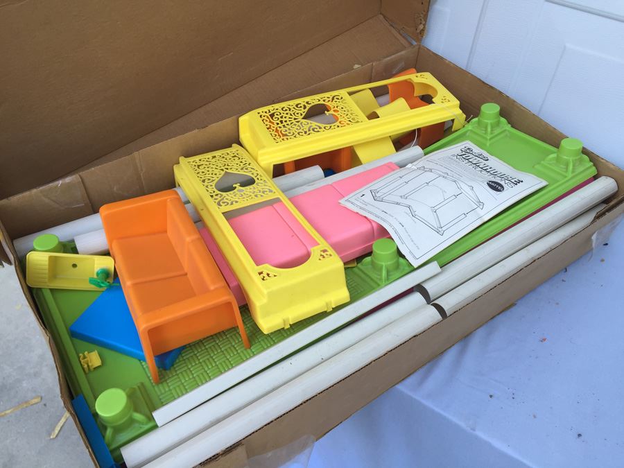 Barbie's Townhouse 3 1/2' High In Box Mattel Vintage 1974 [Photo 3]