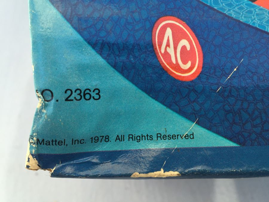 Hot Wheels Thundershift Roarin' Raceway With Two Hot Wheel Cars Mattel New In Box Vintage 1978 [Photo 4]