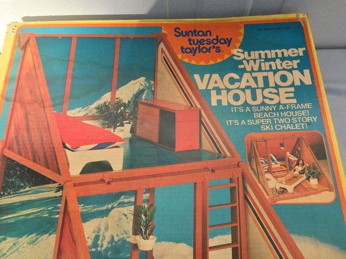 Suntan Tuesday Taylor s Summer Winter Vacation House IDEAL New In Box Vintage 1977