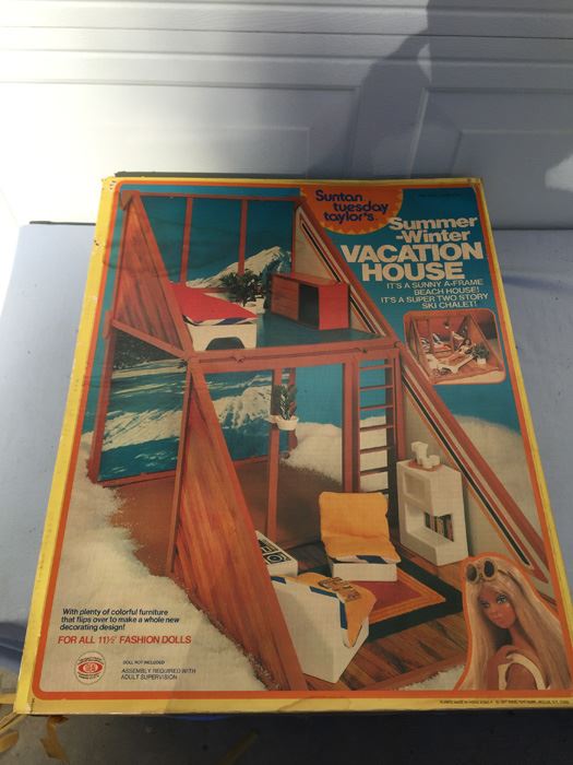 Suntan Tuesday Taylor's Summer-Winter Vacation House IDEAL New In Box Vintage 1977