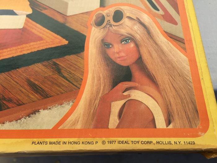 Suntan Tuesday Taylor's Summer-Winter Vacation House IDEAL New In Box Vintage 1977 [Photo 5]