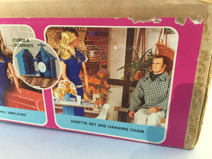 Jaime Sommers The Bionic Woman Carriage House Over 2 Feet High Kenner New In Box Vintage 1977  [Photo 3]