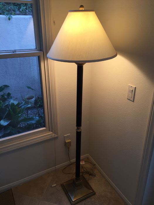 Floor Lamp [Photo 7]