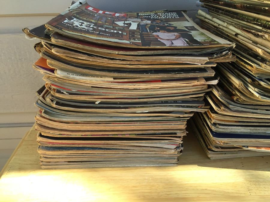 Large Collection Of LIFE Magazines [Photo 4]
