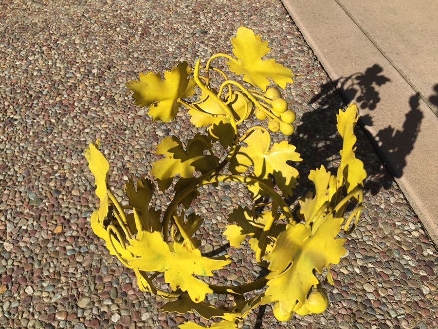 Vintage Metal Yellow Grape Vine Pot Holder [Photo 5]