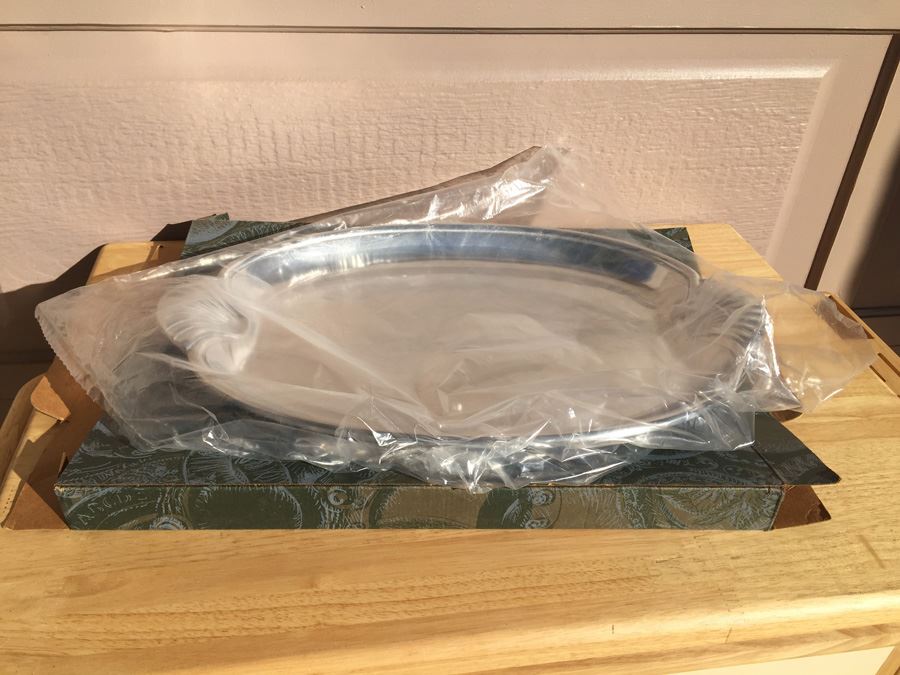 Wilton Armetale Buffet Serving Platter [Photo 1]