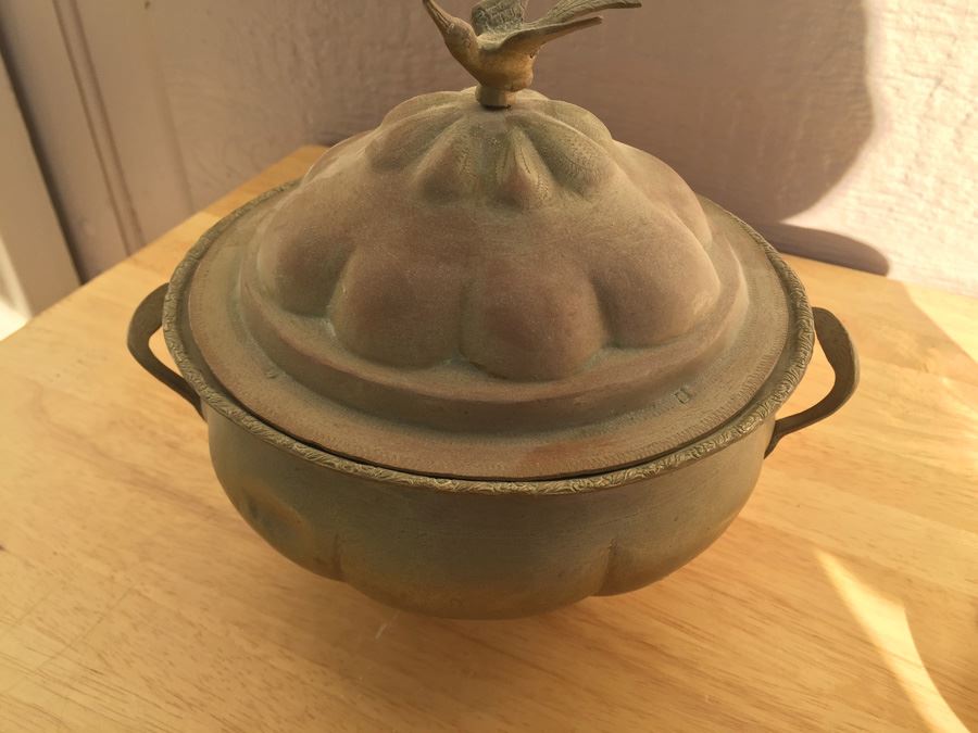 Footed Bowl Lot [Photo 7]