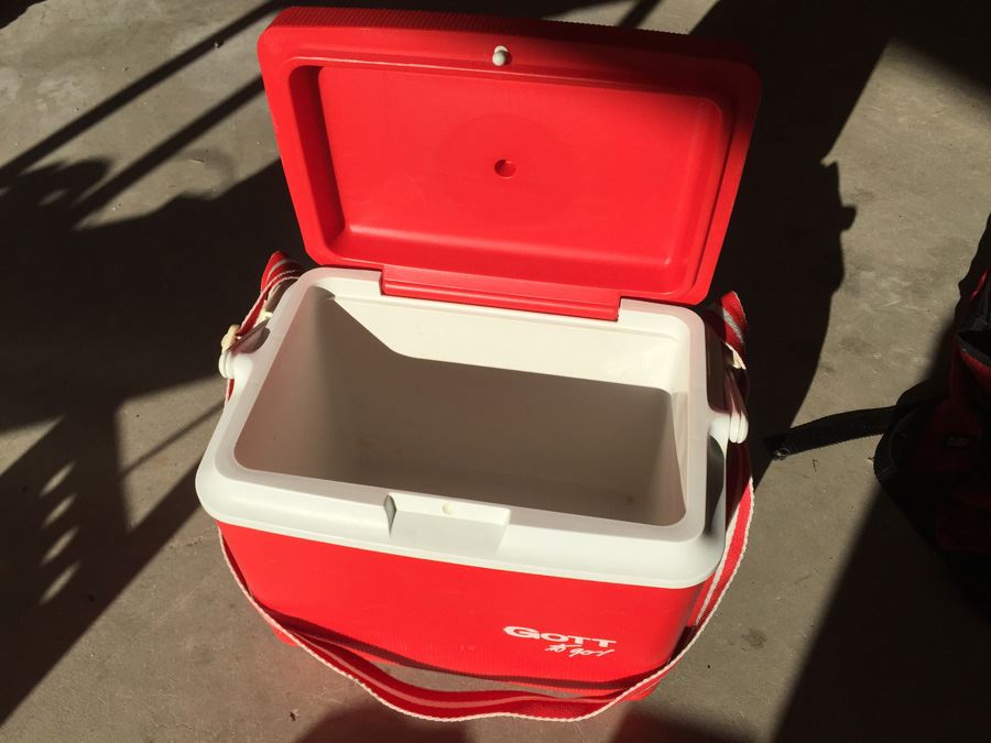 Red Gott Cooler [Photo 1]