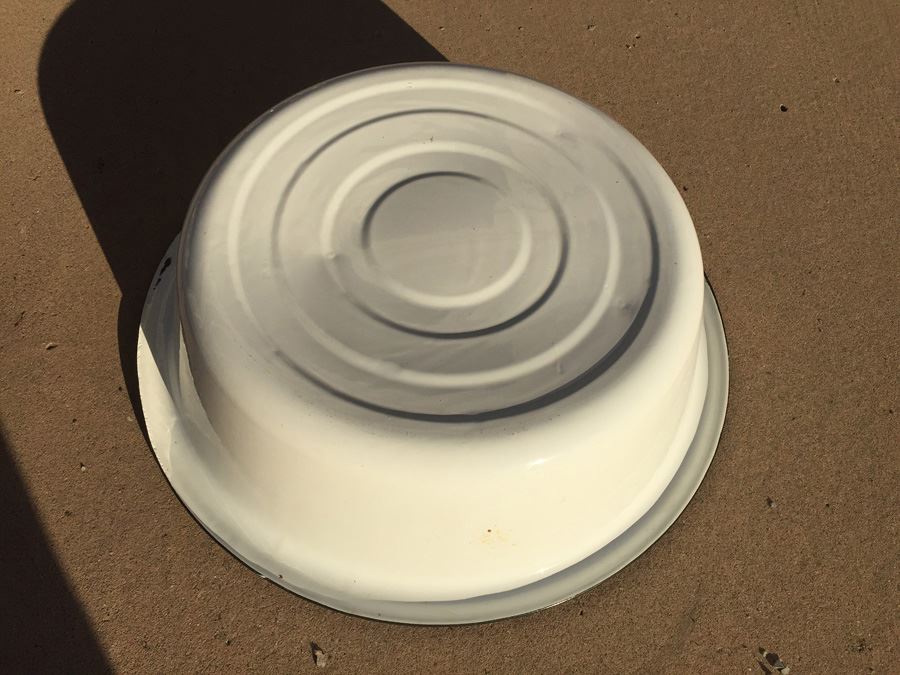 White Enamel Bowl Tub [Photo 4]