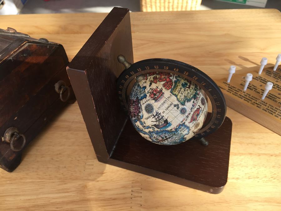 Home Decor Lot Globe Bookend Box [Photo 6]