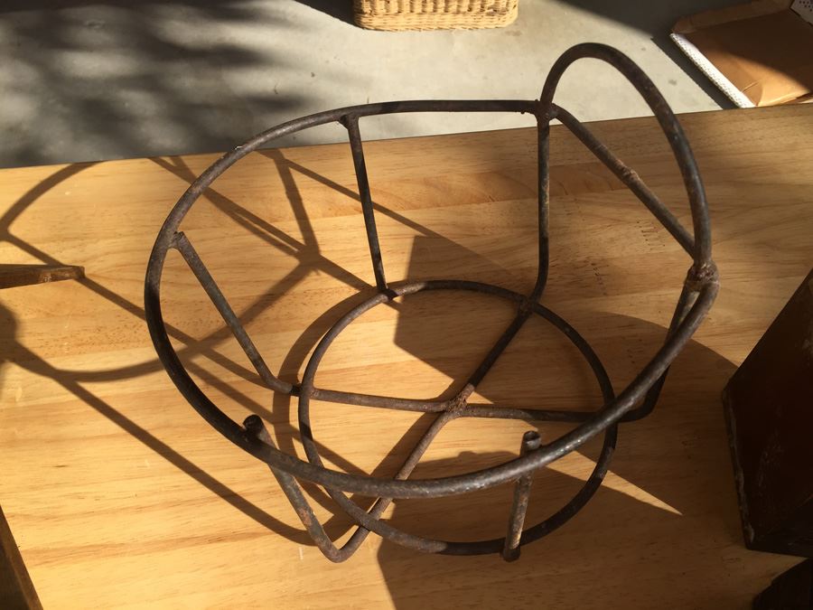 Home Decor Lot Globe Bookend Box [Photo 14]