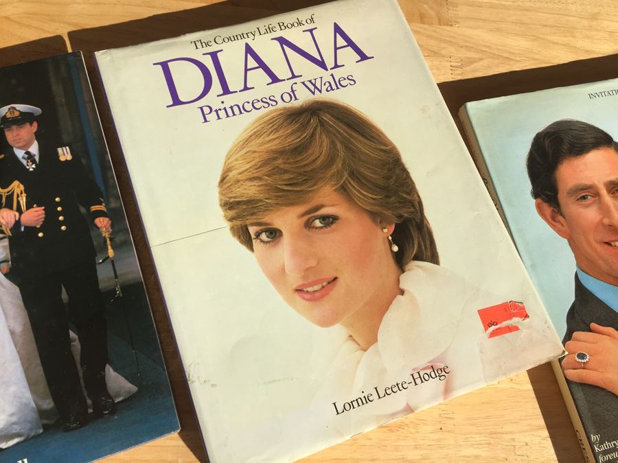 Royal Wedding Diana Books [Photo 3]