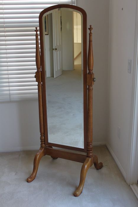 Bombay Standing Floor Mirror [Photo 4]