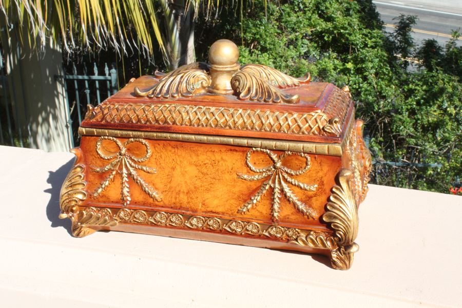 Ornate Box With Lid [Photo 4]