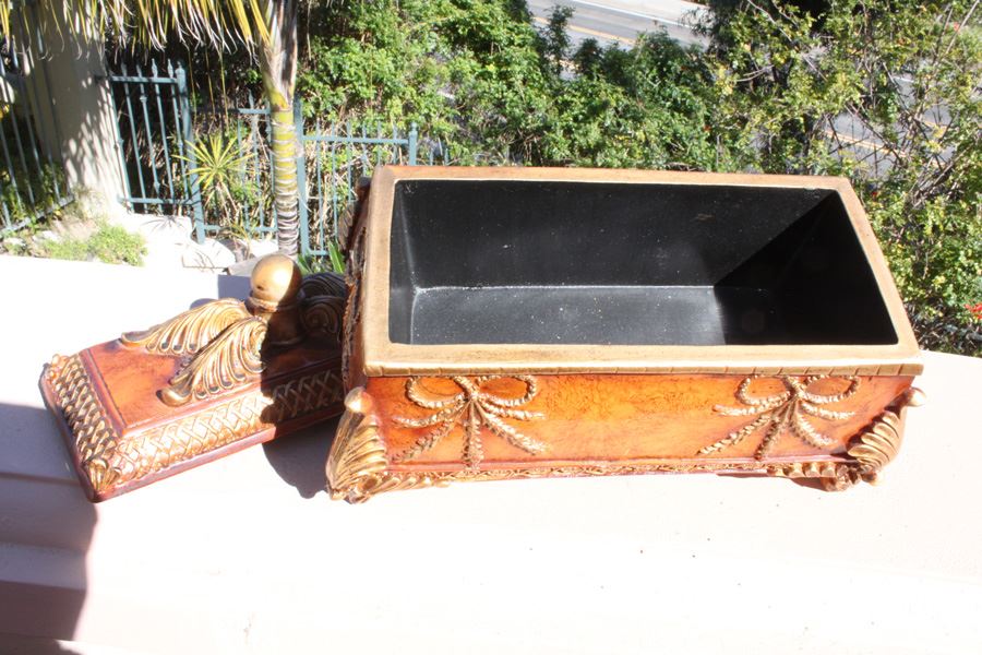 Ornate Box With Lid [Photo 3]
