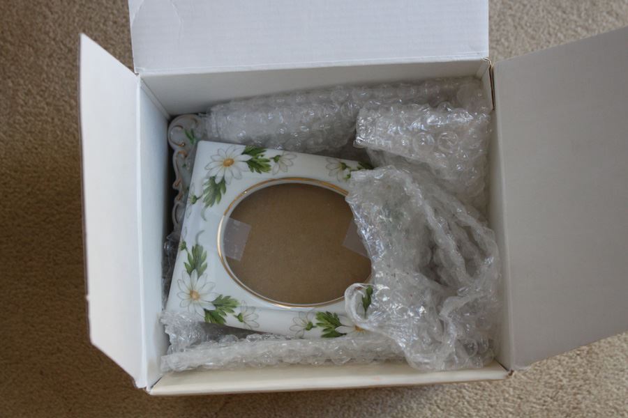 Lefton China Japan Picture Frames [Photo 4]