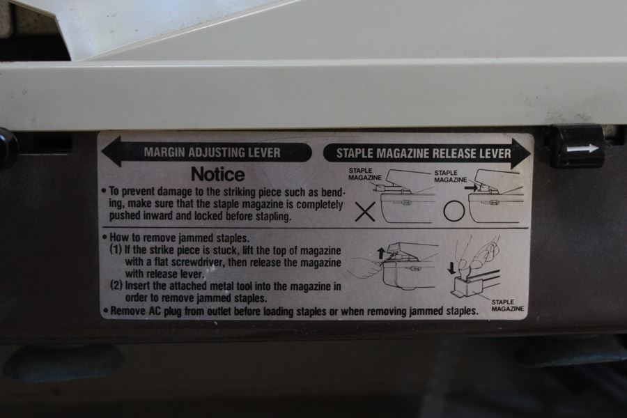 ACCO Electronic Stapler [Photo 3]