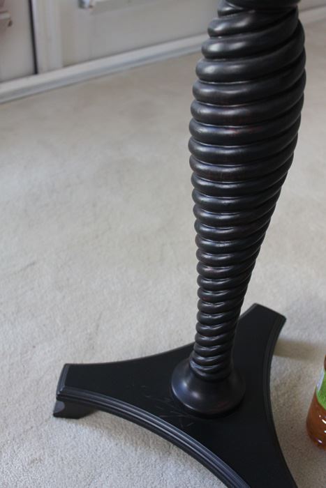 Bombay Round Side Table With Turned Pedestal Base [Photo 2]