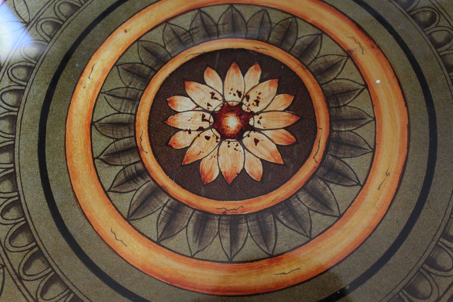 Bombay Round Side Table With Turned Pedestal Base [Photo 3]