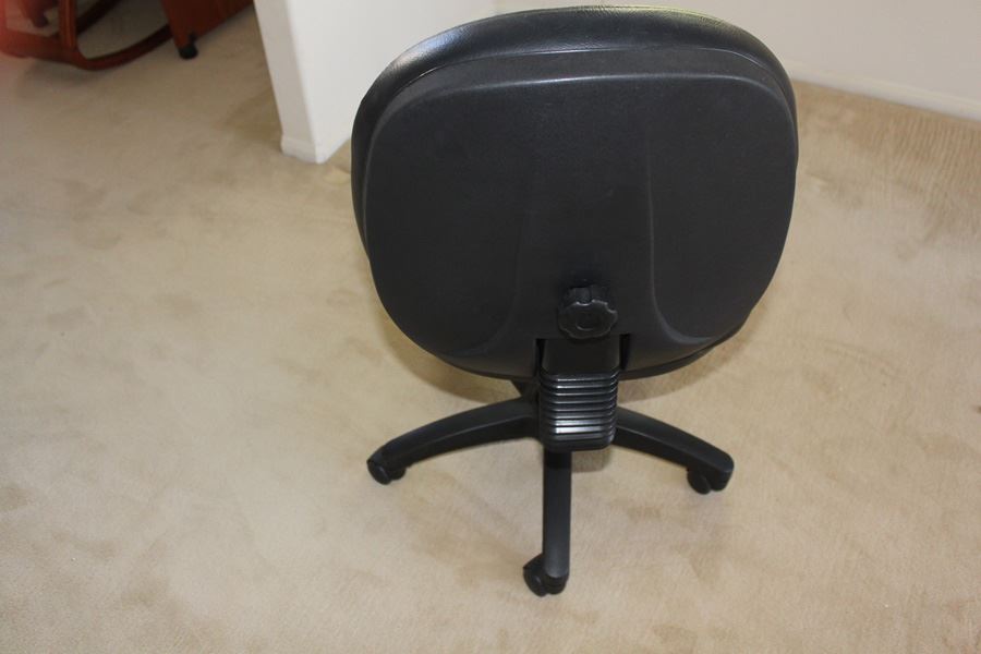 Black Office Chair [Photo 2]