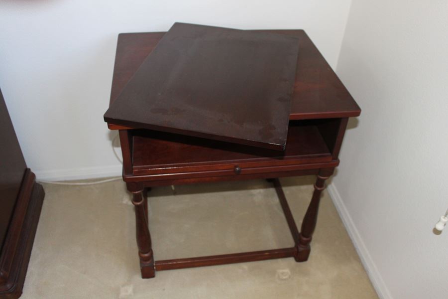 Side Table With Swivel Board [Photo 4]