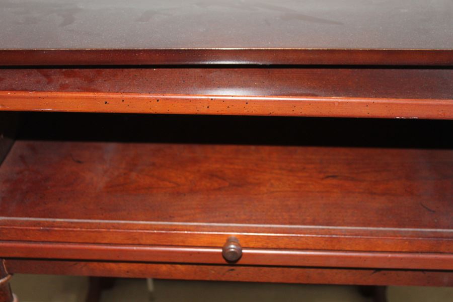 Side Table With Swivel Board [Photo 6]