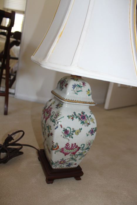 Vintage Asian Table Lamp [Photo 3]