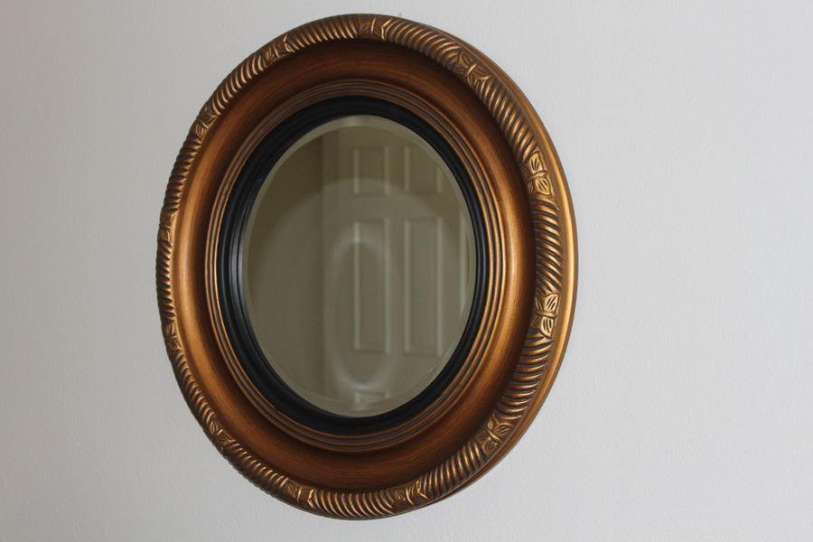 Round Mirror [Photo 1]