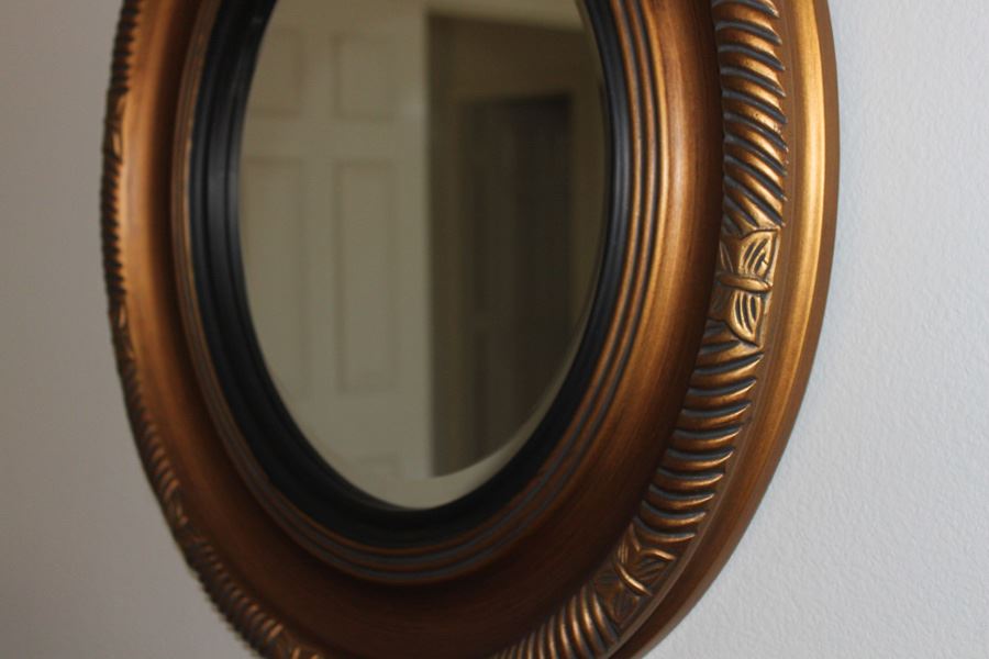 Round Mirror [Photo 2]