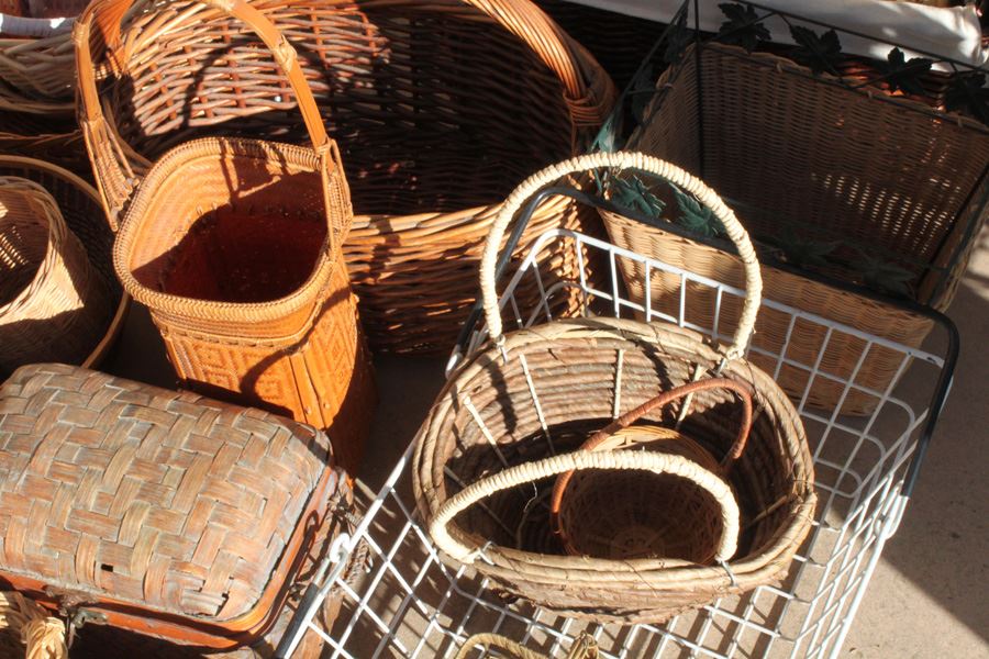 HUGE Basket Lot [Photo 8]