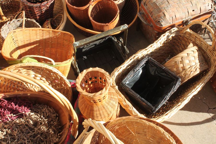 HUGE Basket Lot [Photo 5]