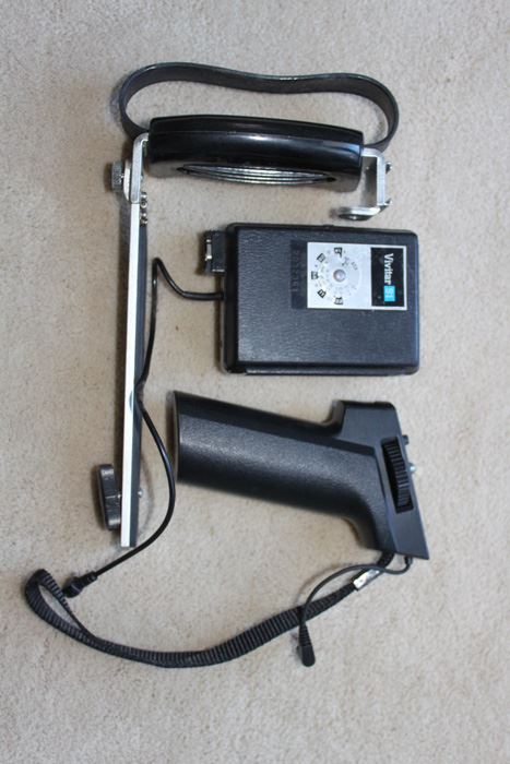 Vivitar Flash With Mount [Photo 2]