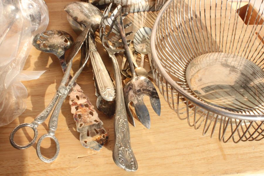 Huge Silverplate Lot [Photo 4]