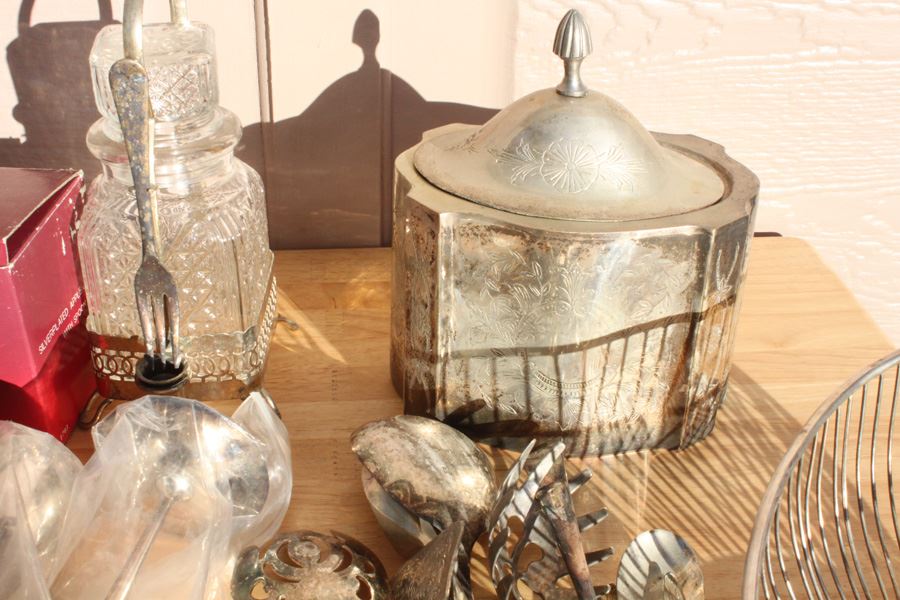 Huge Silverplate Lot [Photo 3]