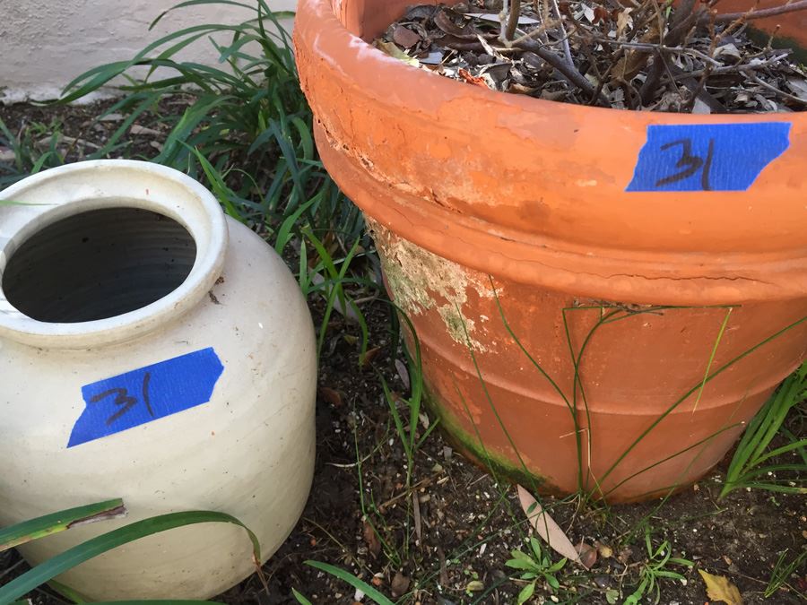 Pair Of Pots [Photo 2]