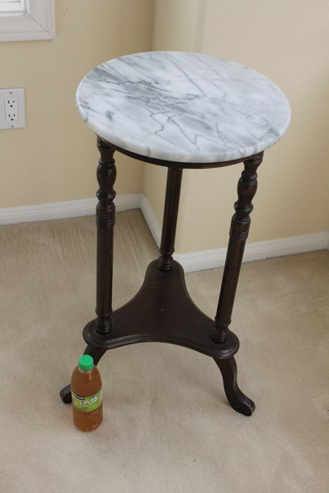Marble Top Side Table [Photo 7]