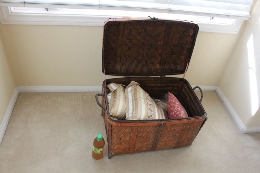 Woven Trunk With Pillows [Photo 3]