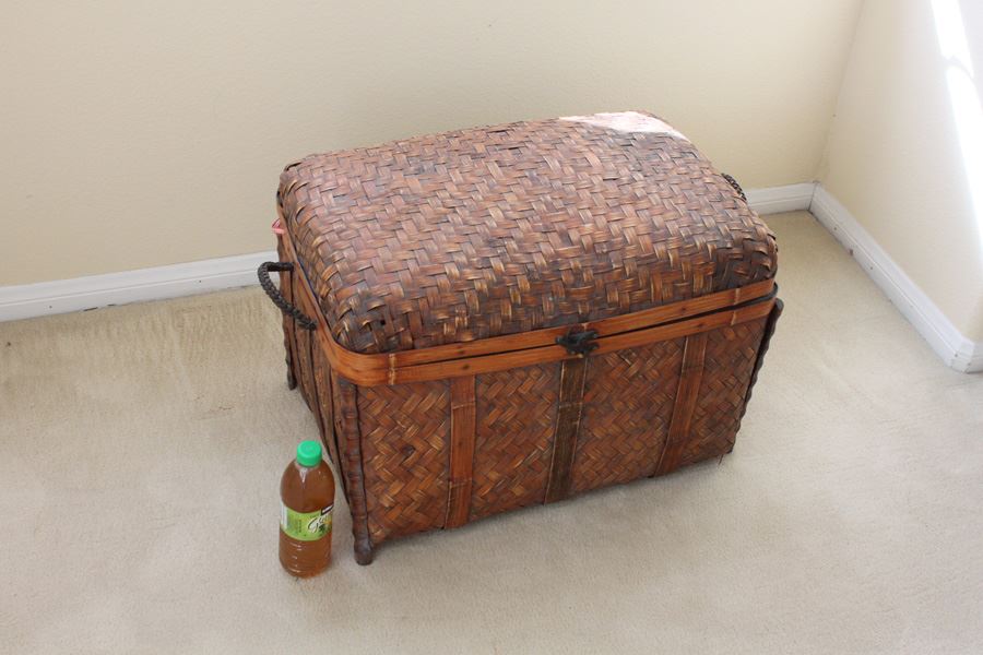 Woven Trunk With Pillows [Photo 2]